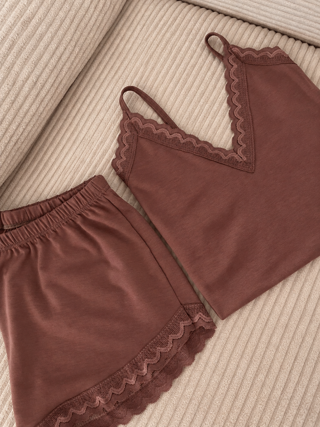 PIJAMA CON PUNTILLA chocolate - Imagen 2